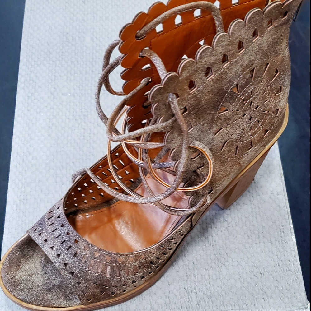 Murices open toe bootie